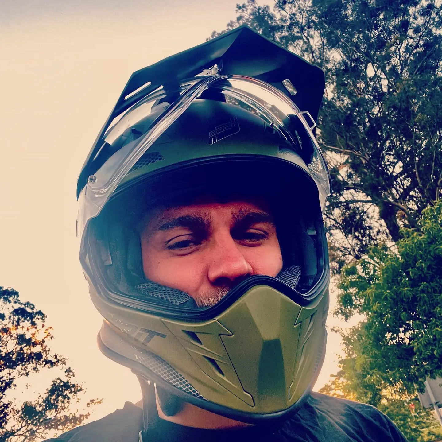 Photo by Jean Claude Murphy: Helmet on.