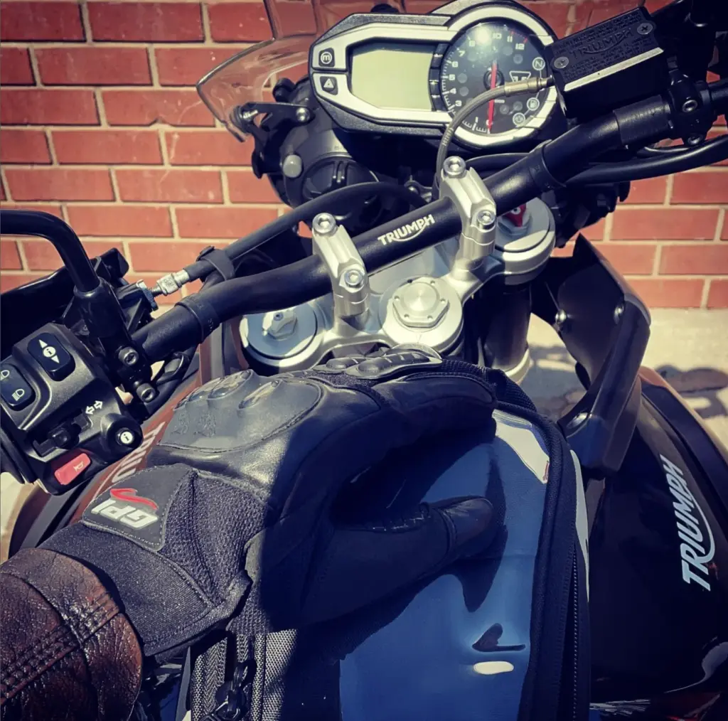 Triumph Tiger 800 XCx dashboard, handlebars and tank bag